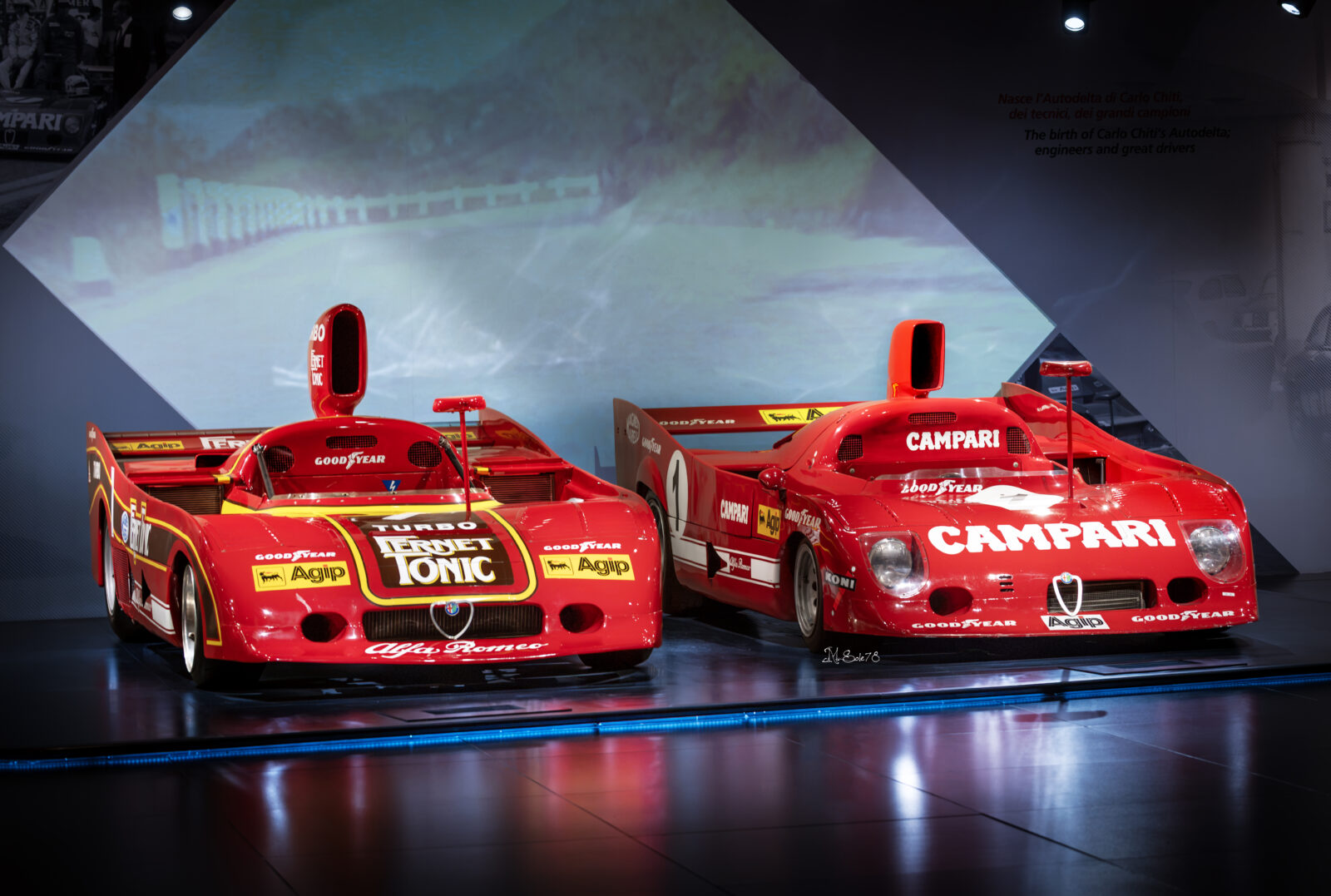Alfa Romeo 33 SC12 Turbo e 33 TT12 rosse in esposizione al Museo Alfa Romeo di Arese