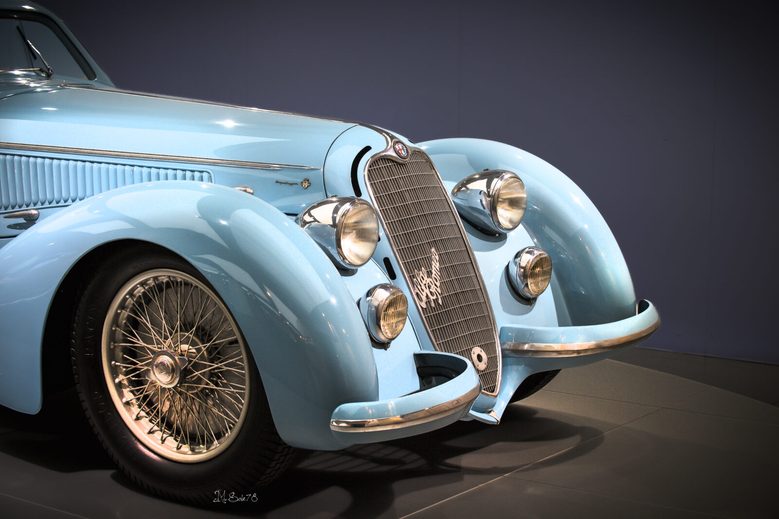 Alfa Romeo 8C 2900B Lungo azzurra, dettaglio frontale, carrozzeria Touring Superleggera